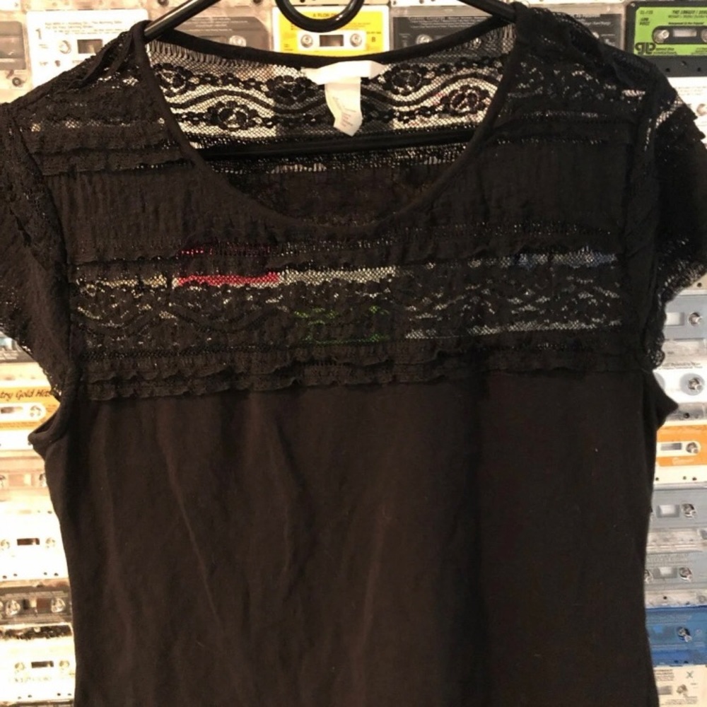 H&M lace cap sleeve tee